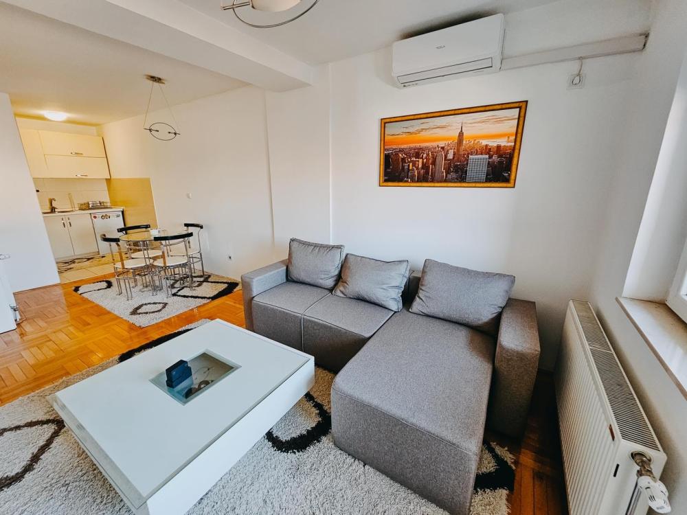 Slika 3 - U blizini centra i Crvenog Pevca, Trosoban stan za izdavanje, 70m2, 450€